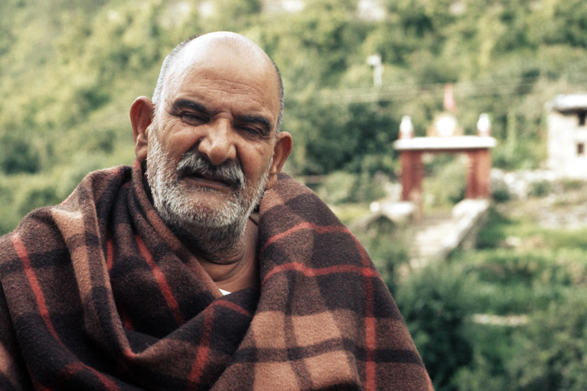 Ram Dass tells stories of his experiences in India that expanded his consciousness and allowed him to see the true potential of human beings.