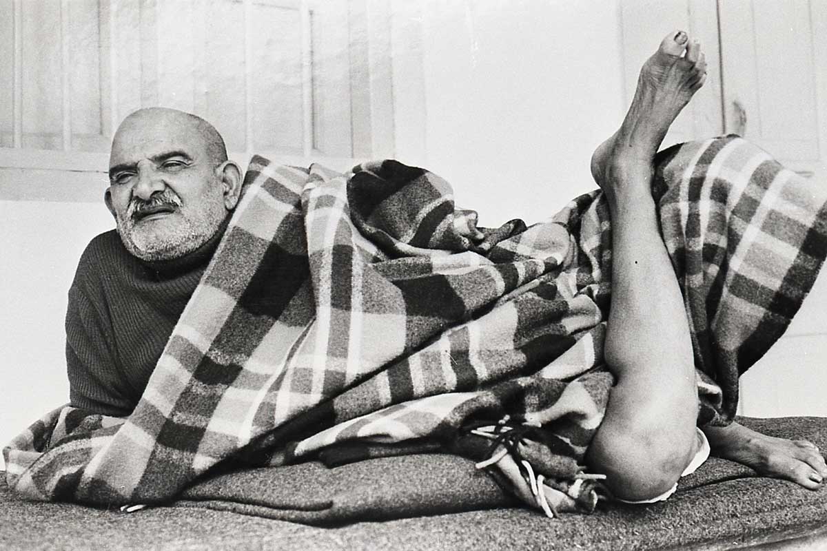 maharaji lying horizontal