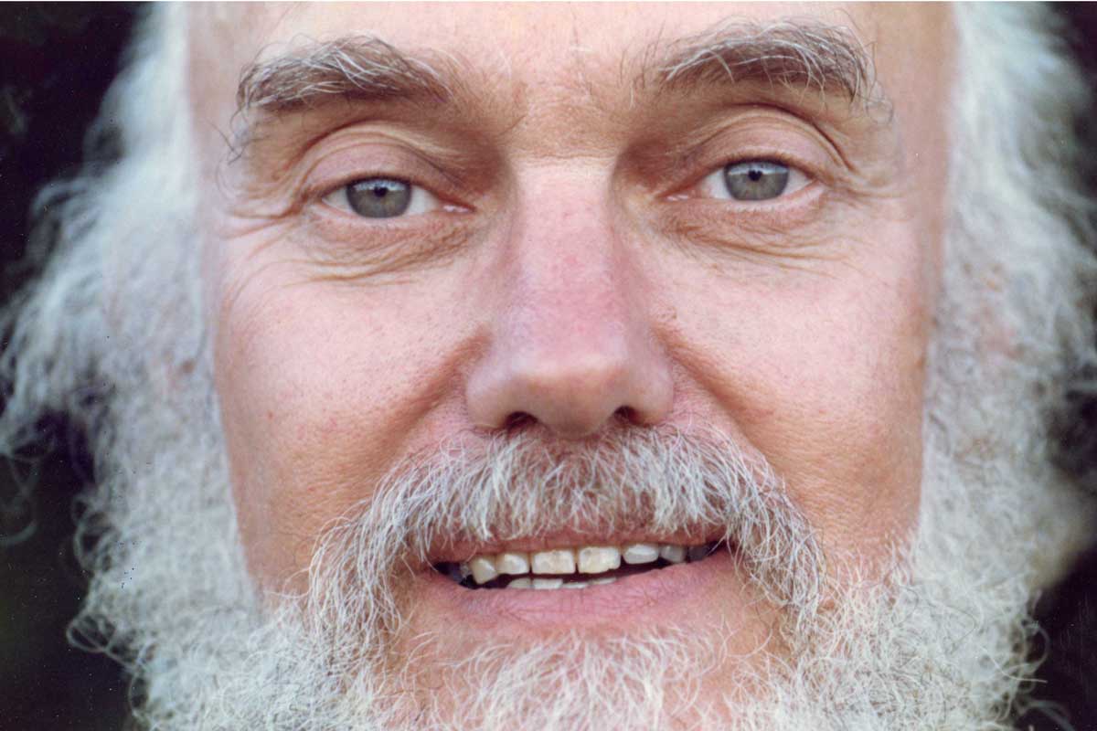 ram dass face smiling